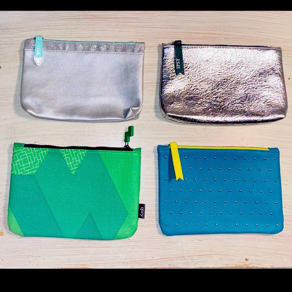 4 cosmetic bags